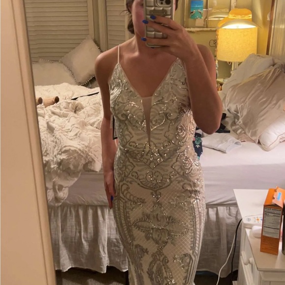 Betsy Adam’s White Formal Gown - Picture 3 of 4